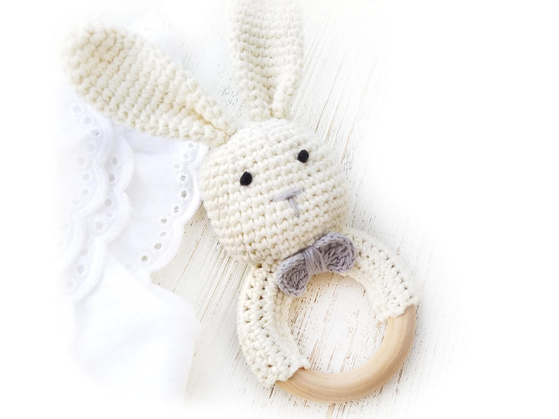 Crochet Animal Rattle on wooden Teething Ring | crochet teether